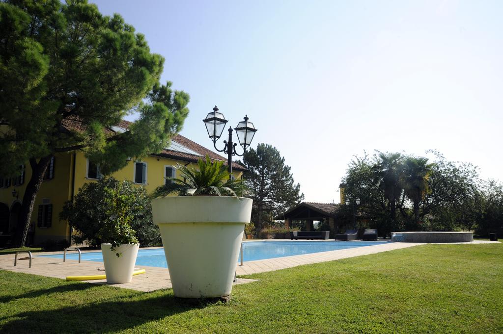 Agriturismo Corte Capiluppia Curtatone Экстерьер фото
